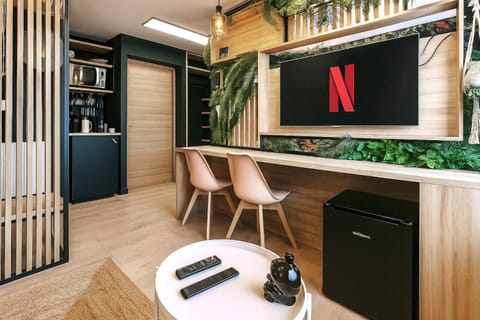 TV and multimedia, Living room, Dining area
