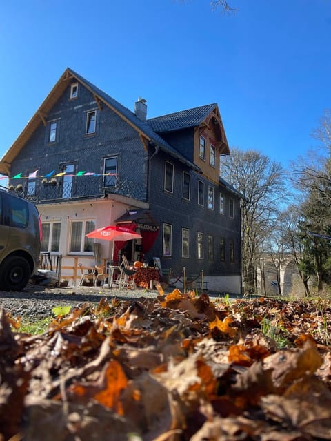 Property building, Day, Autumn, Street view, Parking