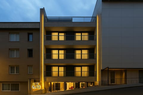 Property building, Facade/entrance