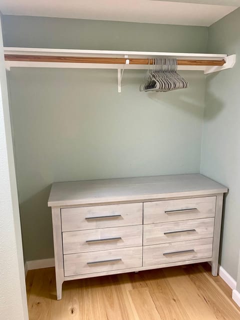 Newly renovated 1 bedroom with air conditioning and kitchenette Apartment in Kailua