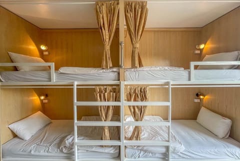 bunk bed