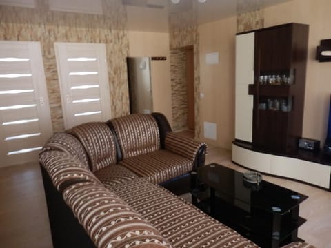 Living room, Photo of the whole room