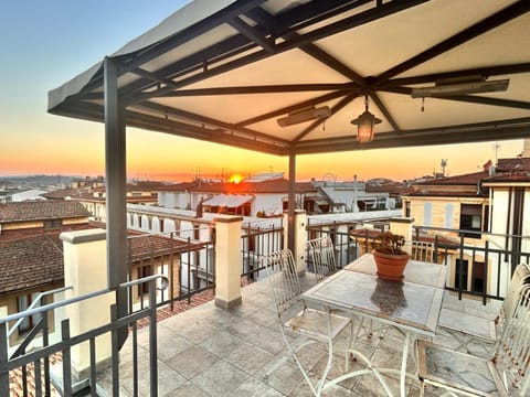 View (from property/room), Balcony/Terrace, Sunset