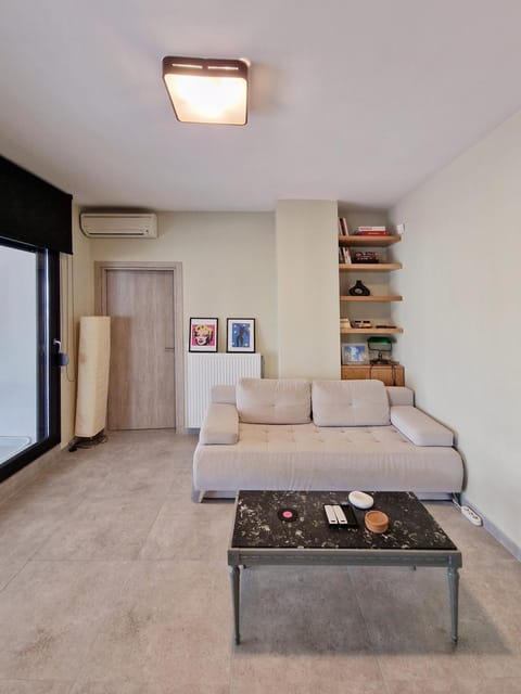 Library, Living room, Seating area
