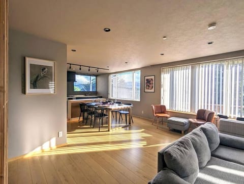 Living room, Seating area, Dining area, City view, River view, Quiet street view