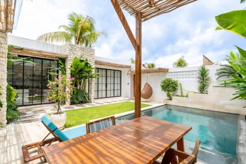 Property building, Swimming pool