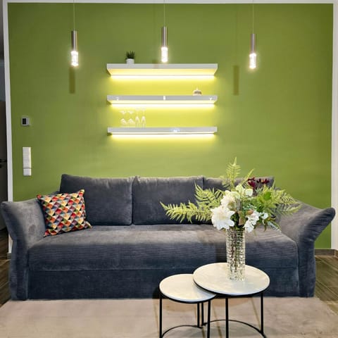 Living room, Seating area, Family