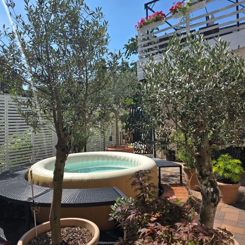 Patio, Spring, Day, Summer, Garden, Hot Tub, View (from property/room), Garden view, Pool view, Swimming pool, Family, sunbed