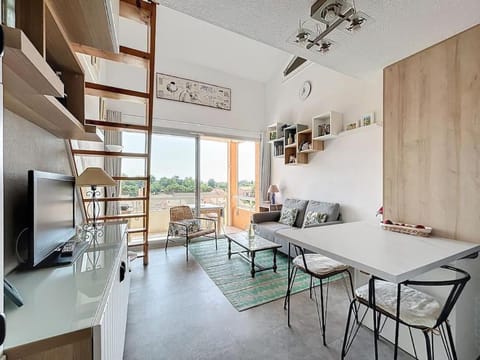 TV and multimedia, Living room, Dining area