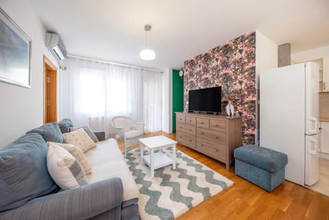 TV and multimedia, Living room, Photo of the whole room