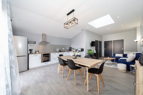 Living room, Dining area, children, young children, older children, Family, pet friendly, kitchen