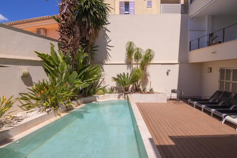 Property building, Patio, Day, View (from property/room), Balcony/Terrace, Pool view, Swimming pool, sunbed