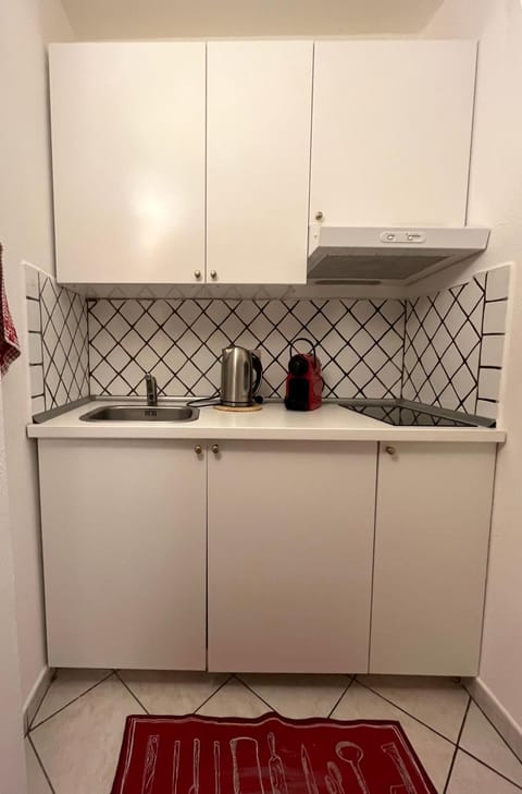 Coffee/tea facilities, Kitchen or kitchenette, microwave