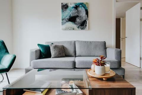 Richmond Row Apartments - Free On-Site Parking, WiFi & EV Apartment in Liverpool