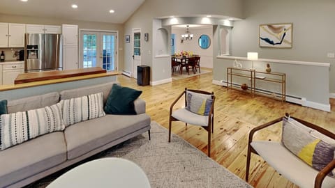 Living room, Seating area, pet friendly
