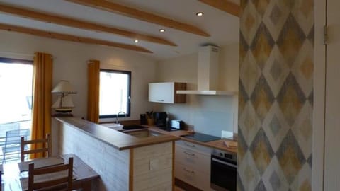 Ouessant 200m Plage et Port House in Cléder