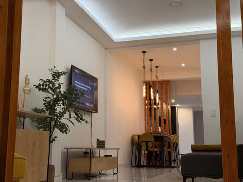 TV and multimedia, Living room, Seating area