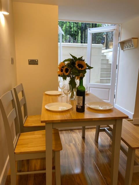 Centrally located Bath apartment Apartment in Bath