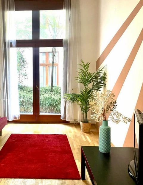 Day, Living room