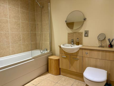 7 SERVICED APARTMENTS at ST JOSEPHS COURT, CLEETHORPES by VISIT CLEETHORPES Apartment in Cleethorpes