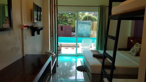 Balcony/Terrace, Pool view, Swimming pool, Family