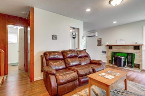 Webster Lake Home with Patio about 3 Mi to Town! House in Indiana