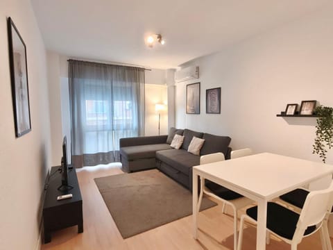 TV and multimedia, Living room, Dining area