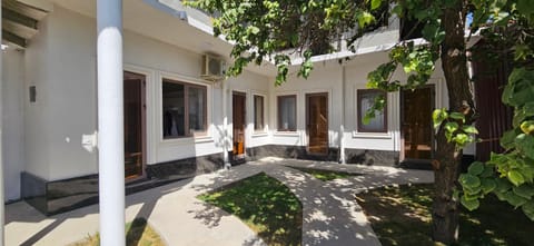 Property building, Day, Garden, Garden view