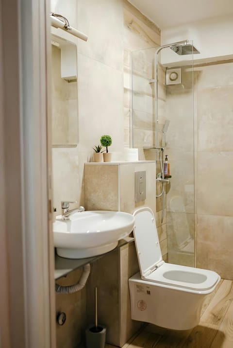 Shower, Toilet, Bathroom