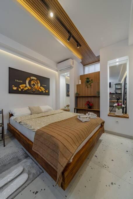Bed, Photo of the whole room, Bedroom