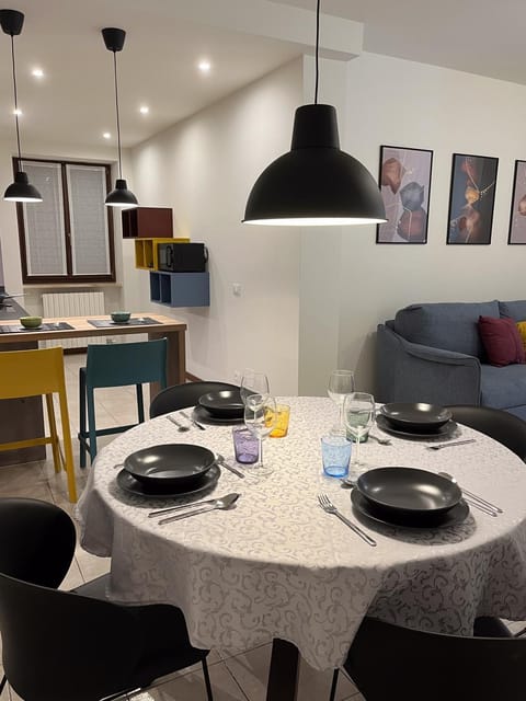 Living room, Dining area