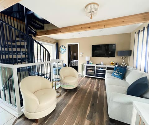 Off The Hook House in Michigan