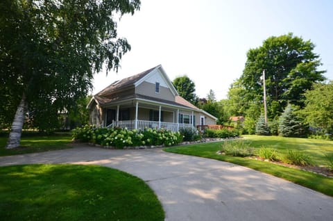 Northport Retreat House in Northport