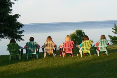 Baypointe Cottage 6 House in Michigan