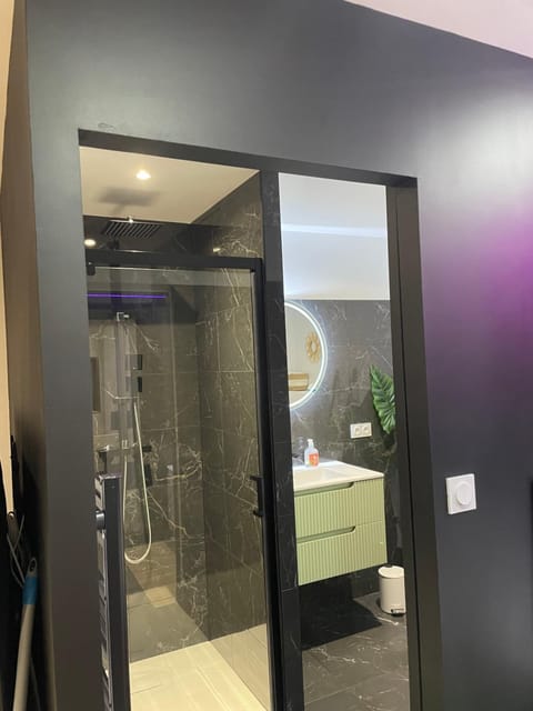 Logement atypique-Loma room Apartment in Fougères