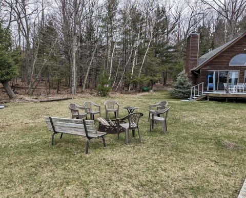 Bass Lake Life House in Bass Lake