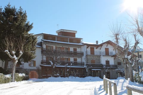 Facade/entrance, Winter