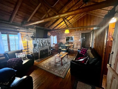 Cabin on the Lake Cabin in Elk Lake