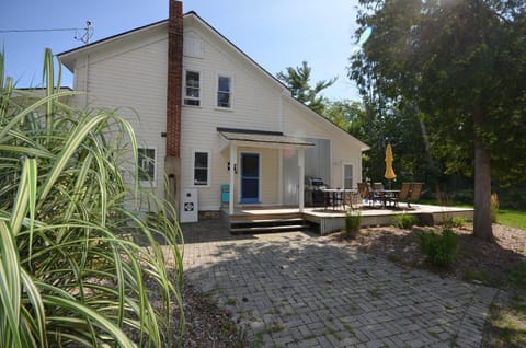 Barefootin on M22 House in Glen Arbor