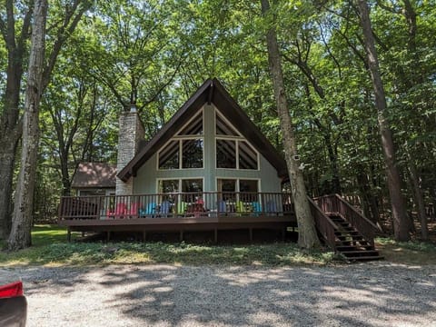 Orchard Oaks Cottage House in Glen Lake