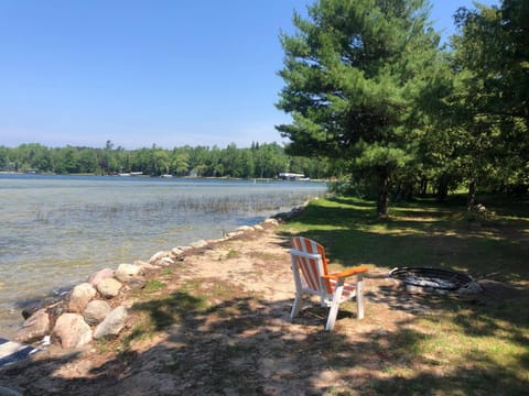Marcia Lee Lake House House in Leland