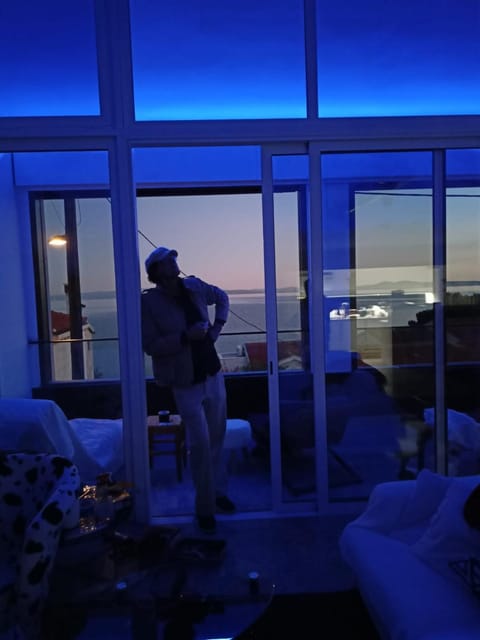 Night, Natural landscape, Living room, Seating area, Sea view, Sunrise, Sunset