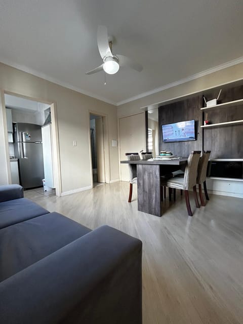 Communal lounge/ TV room, TV and multimedia, Living room, Seating area, Dining area
