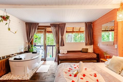 Bed, Hot Tub, Photo of the whole room, Bath