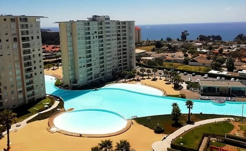 Bird's eye view, Lake view, Pool view