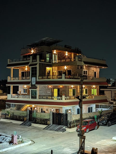 Property building, Location