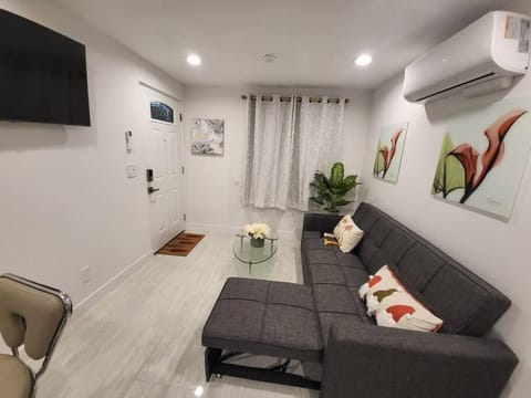 Beautiful guest suit House in Garden Grove