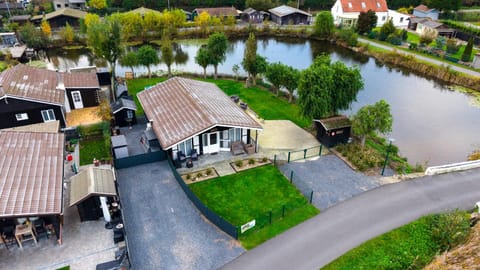 Property building, Day, Natural landscape, Bird's eye view, Lake view, Street view
