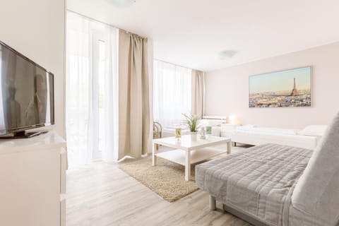 TV and multimedia, Photo of the whole room, Seating area