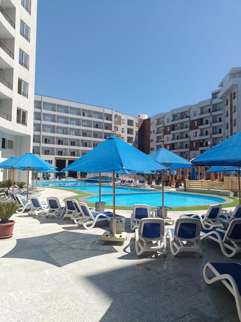 Pool view, Swimming pool, Swimming pool